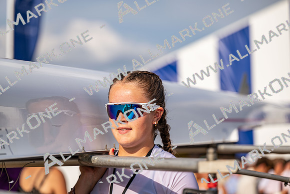 8WL_3546
