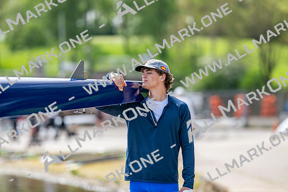 8WL_5917