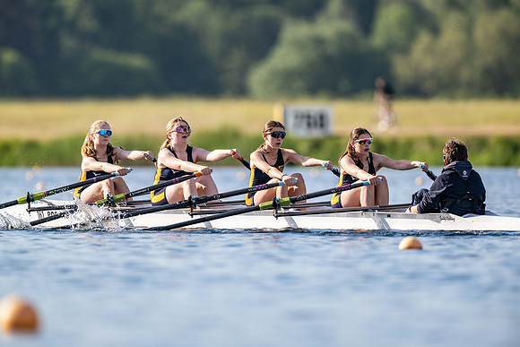 Girls J14 4x+-207