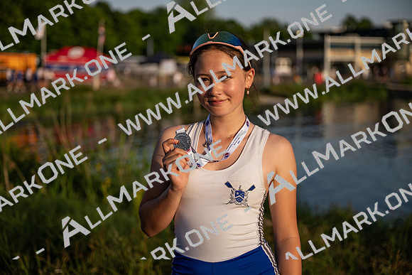 8WL_2372