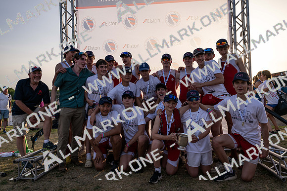 8WL_2519