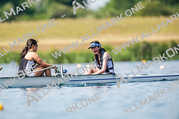 girls 2nd 8+ TT-004
