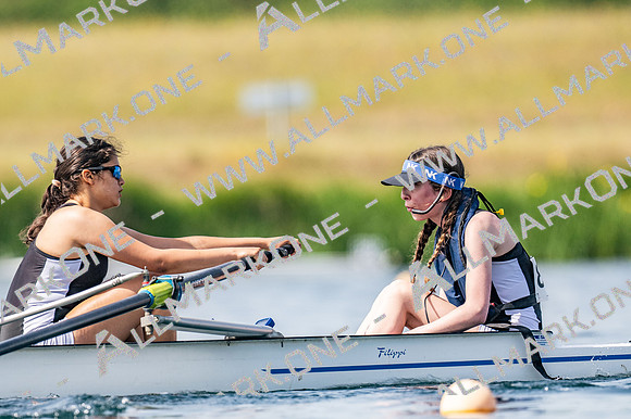 girls 2nd 8+ TT-007