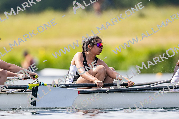 girls 2nd 8+ TT-017