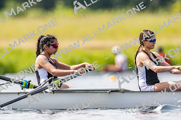 girls 2nd 8+ TT-021