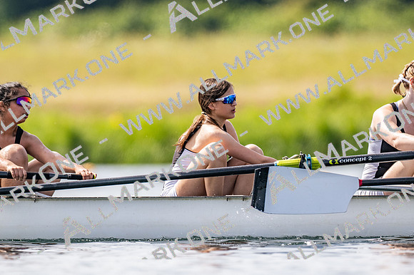 girls 2nd 8+ TT-022
