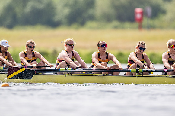 girls 2nd 8+ TT-172