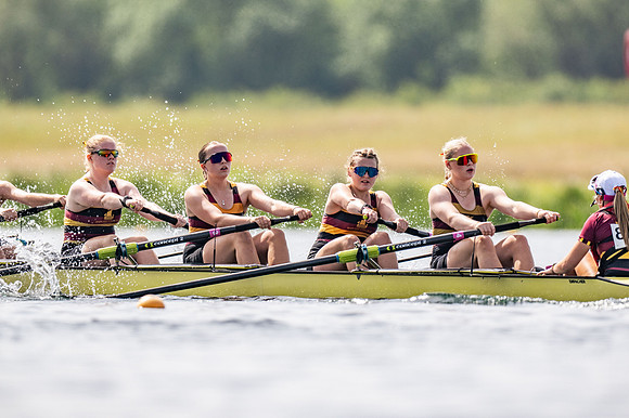 girls 2nd 8+ TT-175
