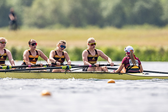 girls 2nd 8+ TT-179