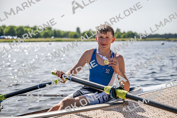 8WL_1545