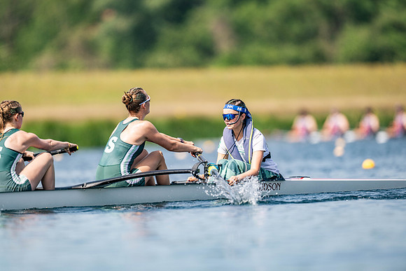 girls 2nd 8+ TT-101