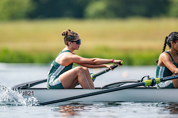 girls 2nd 8+ TT-111