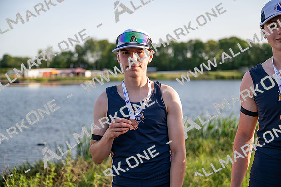 8WL_2076