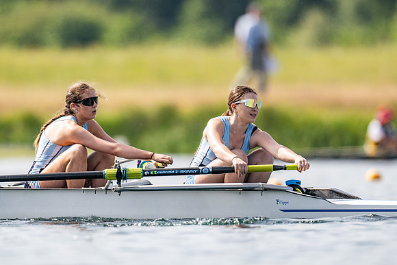 Girls J16 4+ TT-527