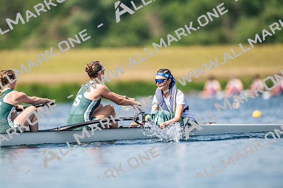 girls 2nd 8+ TT-101