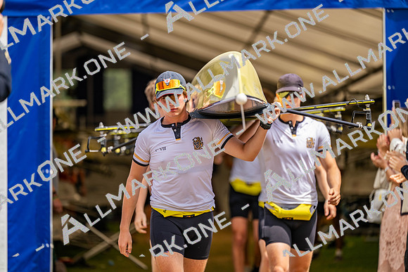 8WL_5493