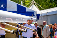 8WL_7570