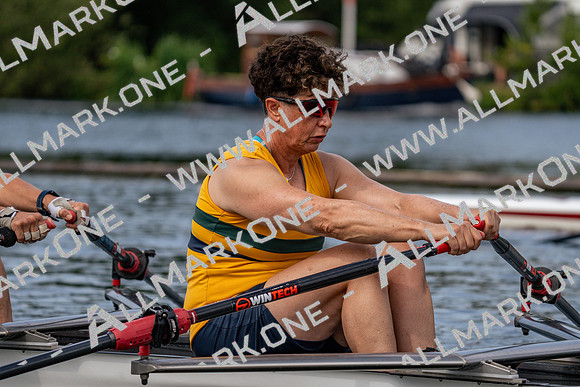Henley Masters 1-944