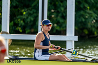 8WL_2733