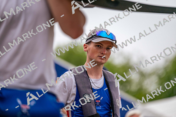 8WL_3958