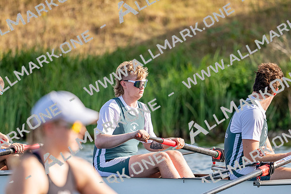 8WL_7560