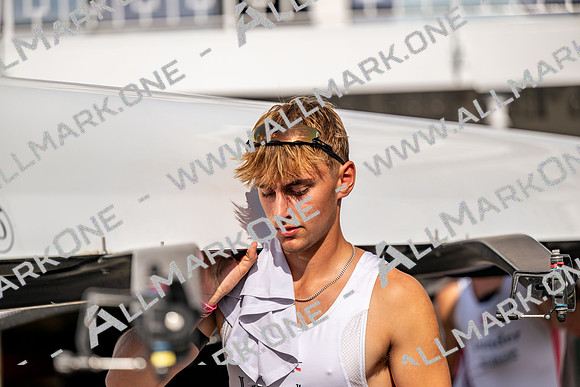 8WL_3272