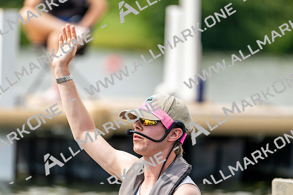 8WL_1673