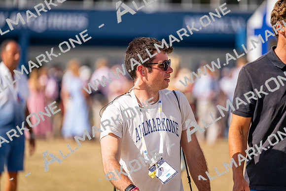 8WL_3244